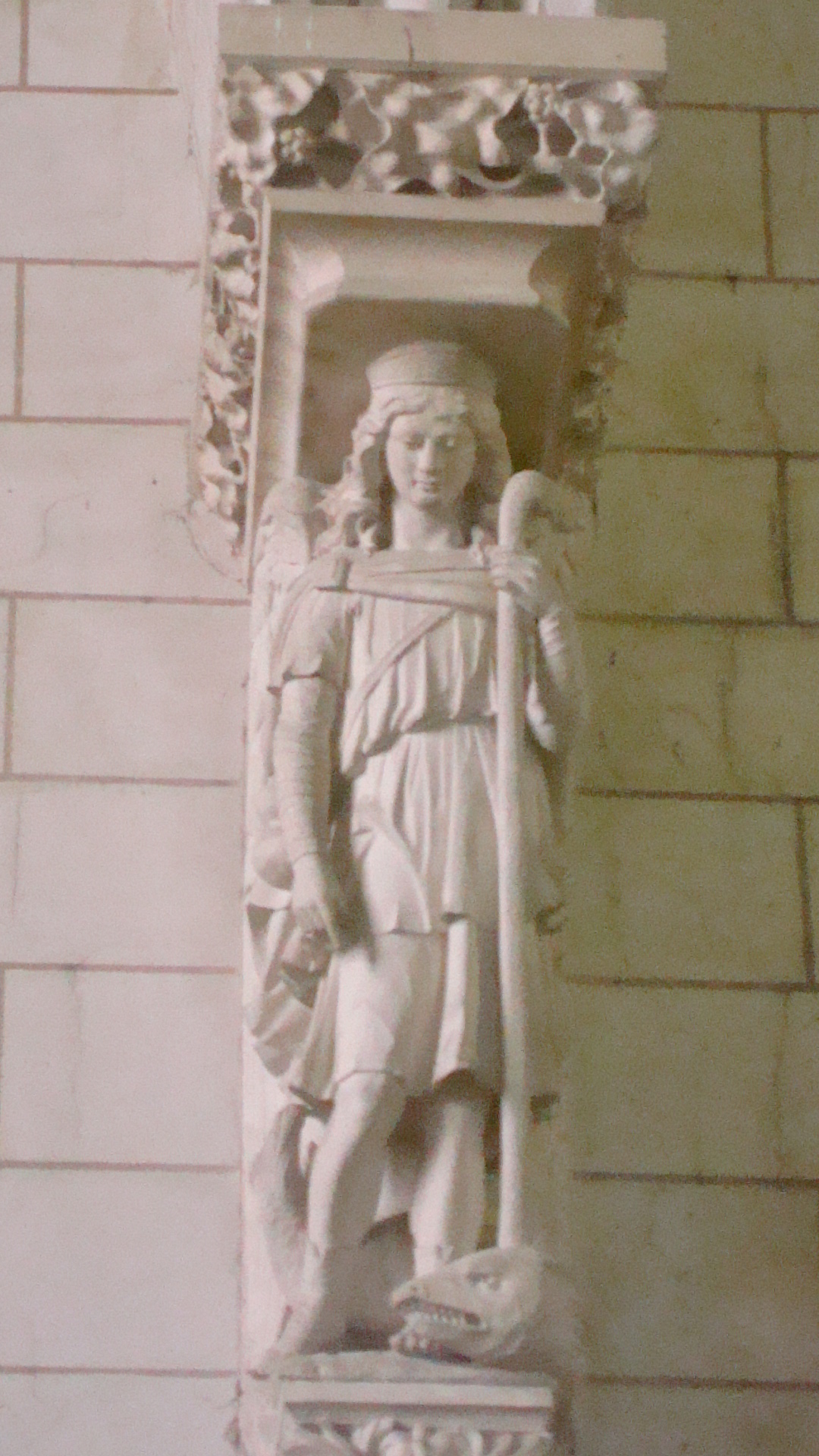 Intérieur Eglise St Hilaire du Martray 06